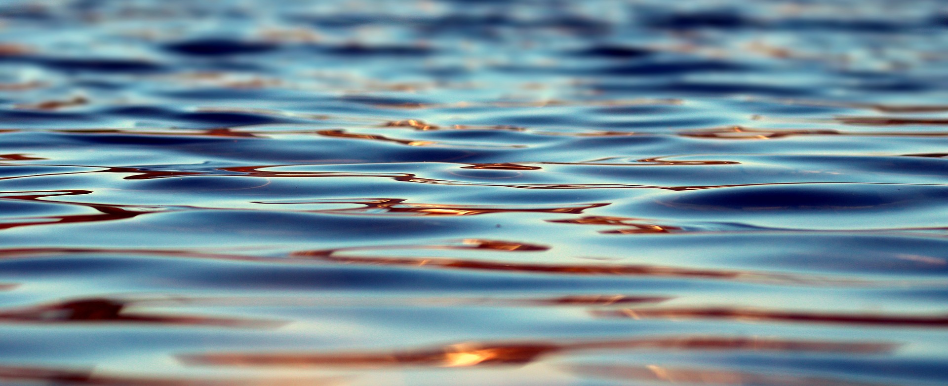 Vesi - järvi. Kuva: Pixabay