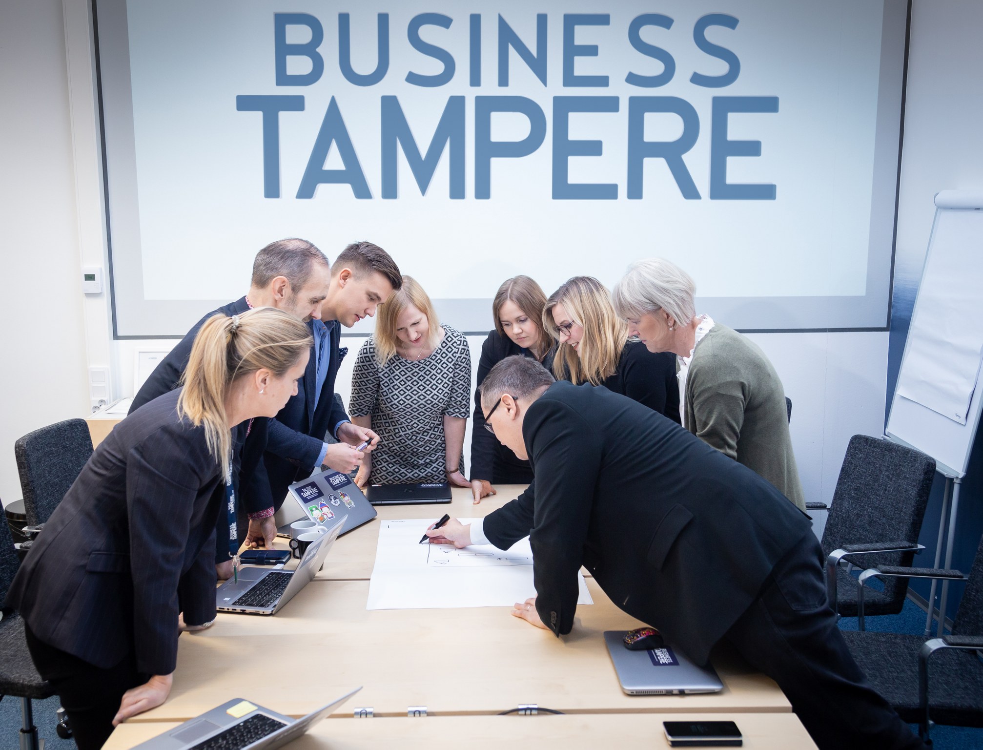 Business Tampere Kuvituskuva Mirella Mellonmaa 4 1